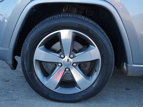 Used 2015 Jeep Grand Cherokee Overland w/ Advanced Technology Group image 13