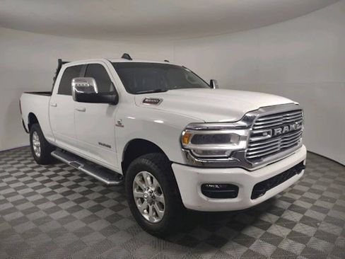Used 2023 RAM 2500 Laramie AWD/4WD image 1