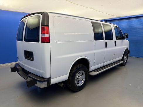 Used 2024 Chevrolet Express 2500 w/ Driver Convenience Package RWD image 3