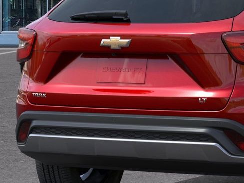 New 2026 Chevrolet Trax LT w/ Driver Confidence Package FWD image 14