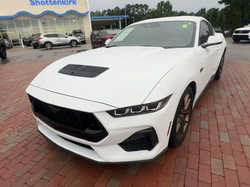 Used 2024 Ford Mustang GT Premium RWD image 5