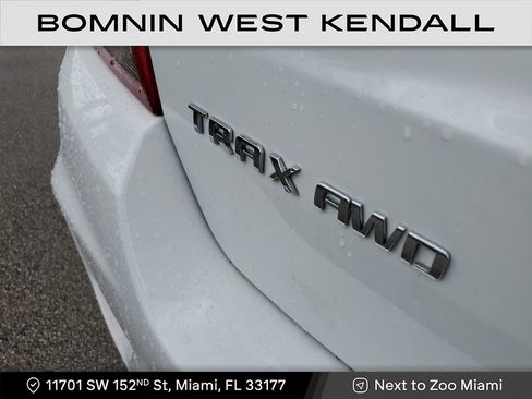 Used 2022 Chevrolet Trax LT w/ LT Convenience Package image 11