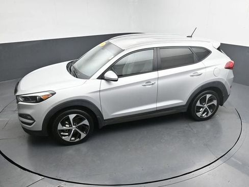 Used 2016 Hyundai Tucson Sport image 29