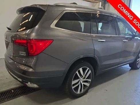 Used 2017 Honda Pilot Touring image 3