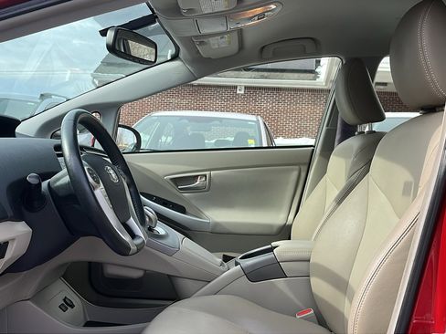 Used 2014 Toyota Prius Four image 12