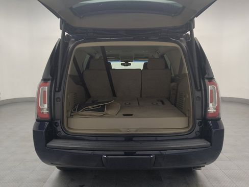 Used 2019 GMC Yukon SLE w/ SLE Value Package image 29
