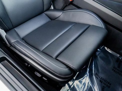 Used 2024 Porsche 911 Carrera 4S w/ Sport Package image 40