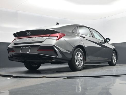 New 2026 Hyundai Elantra SE image 23