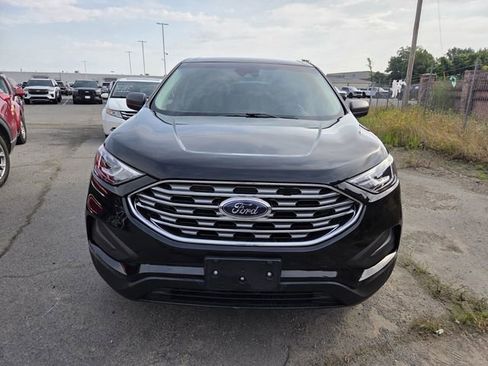 Used 2019 Ford Edge SE FWD image 2