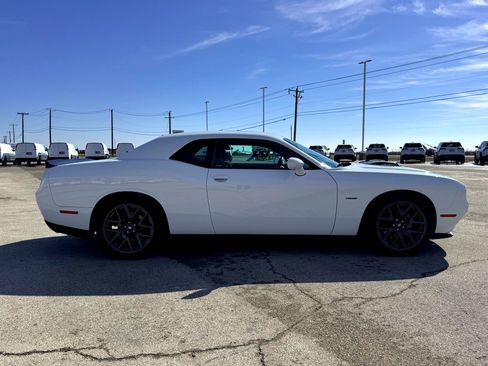 Used 2018 Dodge Challenger R/T image 7