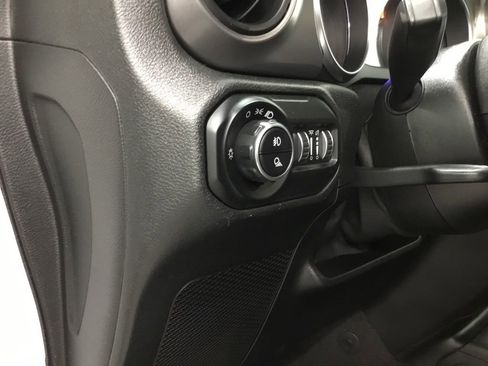 Used 2021 Jeep Gladiator Sport image 8