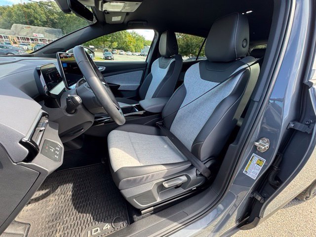 Certified 2025 Volkswagen ID.4 Pro AWD/4WD image 31
