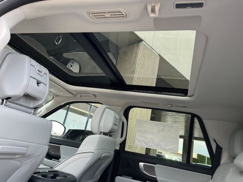 New 2026 Ford Expedition Max Platinum w/ Platinum Ultimate Package AWD/4WD image 7