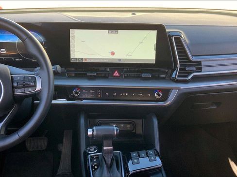 Used 2024 Kia Sportage SX image 6