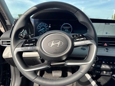 New 2026 Hyundai Elantra Limited image 17