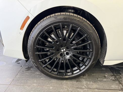 Used 2025 BMW 740i xDrive image 10