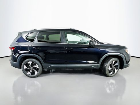 New 2025 Volkswagen Taos SE image 8