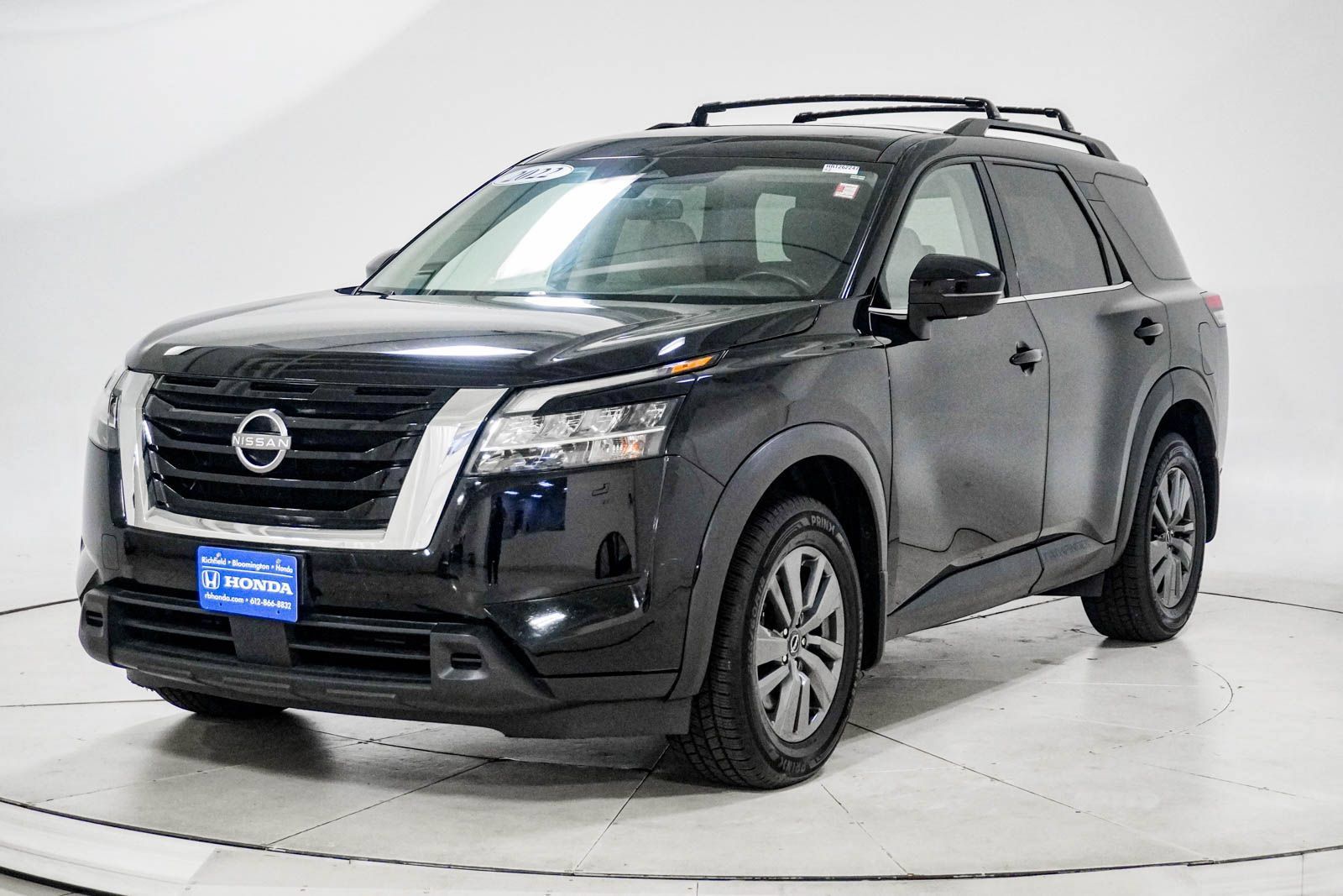 Used 2022 Nissan Pathfinder SV AWD/4WD image 3