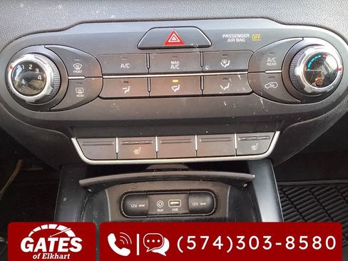 Used 2016 Kia Sorento LX w/ LX Convenience Package image 19