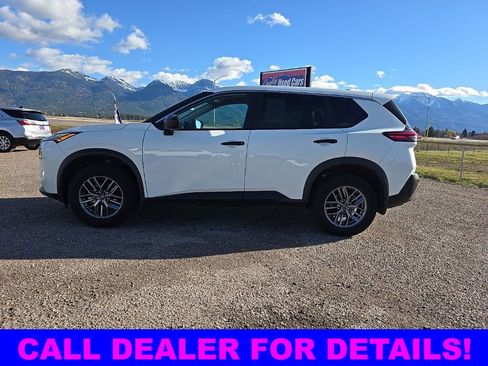 Used 2023 Nissan Rogue S image 4