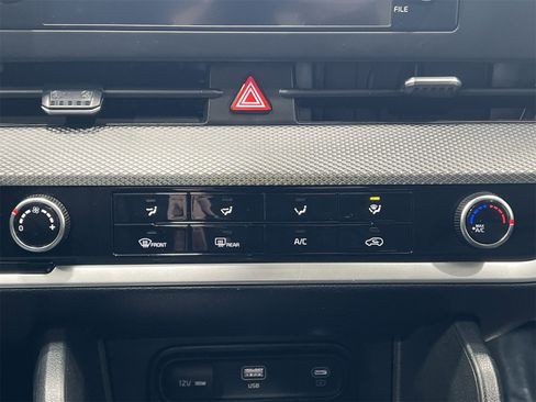 Used 2024 Kia Sportage LX image 18