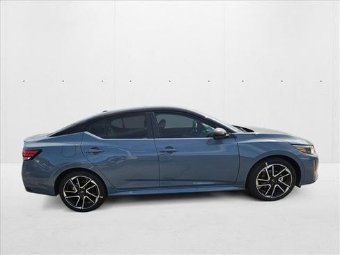 New 2025 Nissan Sentra SR image 5
