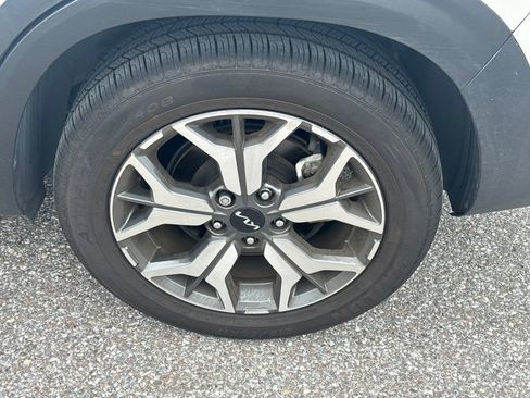 Used 2023 Kia Seltos EX AWD/4WD image 8