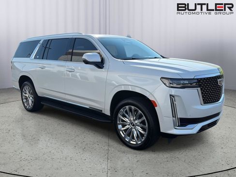Used 2024 Cadillac Escalade ESV Premium Luxury AWD/4WD image 8