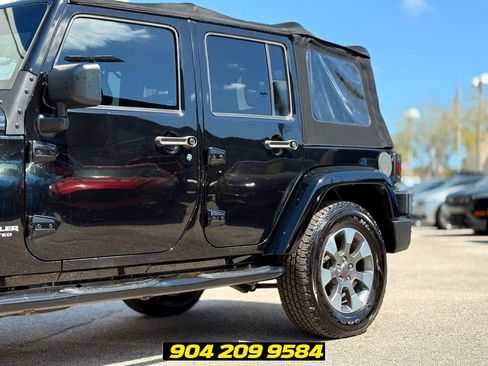 Used 2017 Jeep Wrangler Unlimited Rubicon w/ Connectivity Group AWD/4WD image 5