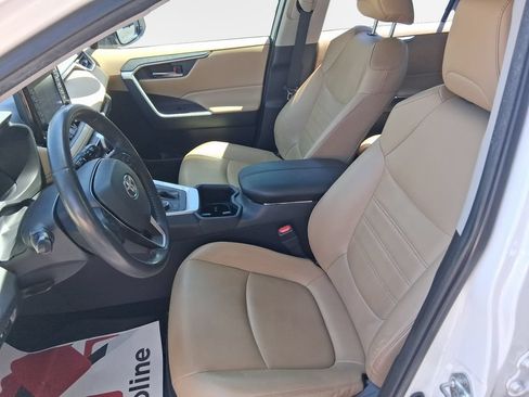 Used 2022 Toyota RAV4 XLE Premium AWD/4WD image 12