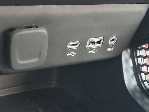 Certified 2023 Chevrolet TrailBlazer RS w/ Convenience Package image 30