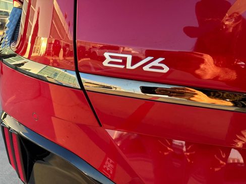 Used 2023 Kia EV6 GT image 31