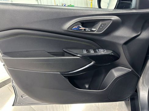 Used 2025 Chevrolet Trax ACTIV w/ Sunroof Package FWD image 23