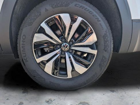Used 2024 Volkswagen Atlas SE AWD/4WD image 21