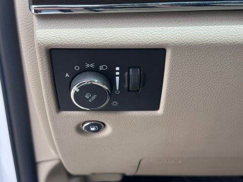 Used 2018 Jeep Grand Cherokee Limited image 26