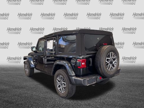 Used 2024 Jeep Wrangler Unlimited Sahara w/ Technology Group AWD/4WD image 8
