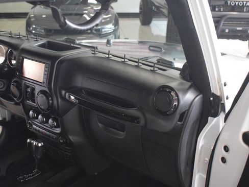 Used 2014 Jeep Wrangler Unlimited Sahara AWD/4WD image 50