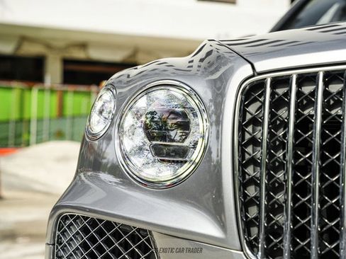 Used 2024 Bentley Bentayga Extended Wheelbase AWD/4WD image 65