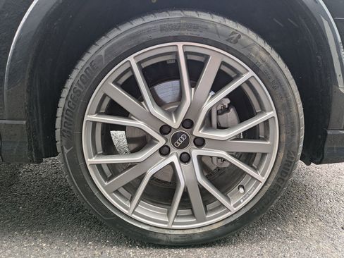 Certified 2025 Audi Q3 2.0T Premium Plus w/ Premium Plus Package image 29