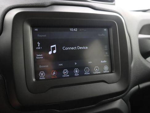 Used 2019 Jeep Renegade Latitude AWD/4WD image 44
