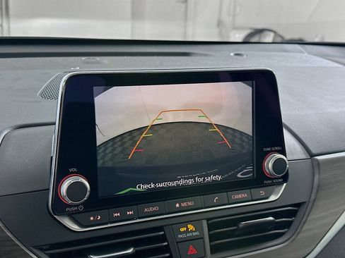 Used 2025 Nissan Altima 2.5 SV image 22