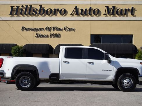 Used 2020 Chevrolet Silverado 3500 W/T w/ WT Convenience Package image 4