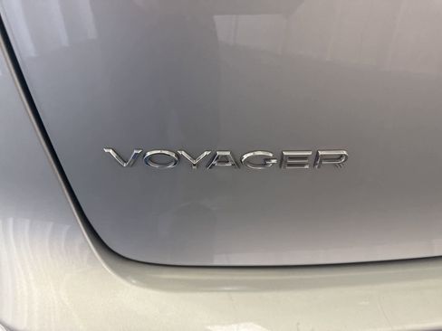 Used 2023 Chrysler Voyager LX image 13