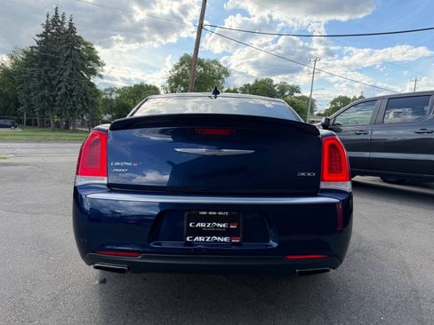 Used 2017 Chrysler 300 Limited AWD/4WD image 5