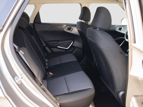 Used 2023 Kia Soul LX image 15