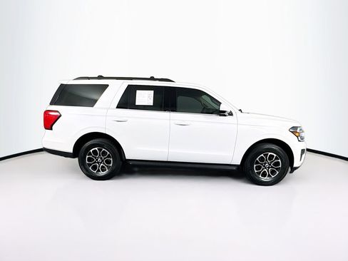 Used 2023 Ford Expedition XLT image 11