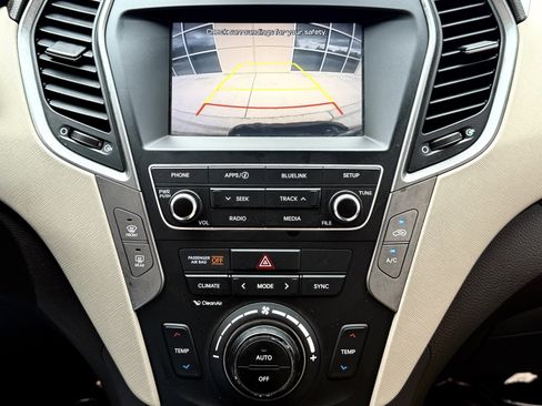 Used 2017 Hyundai Santa Fe Sport image 29