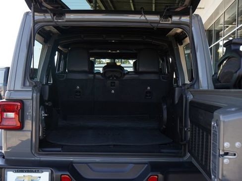 Used 2020 Jeep Wrangler Unlimited Sahara AWD/4WD image 8