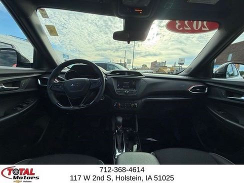 Used 2023 Chevrolet TrailBlazer RS AWD/4WD image 16