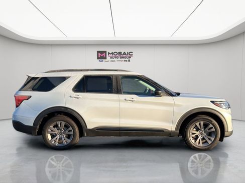 New 2026 Ford Explorer Active w/ Active Comfort Package image 9